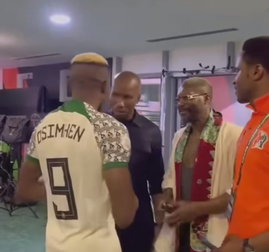 Victor Osimhen met Didier Drogba and Djibril Cisse