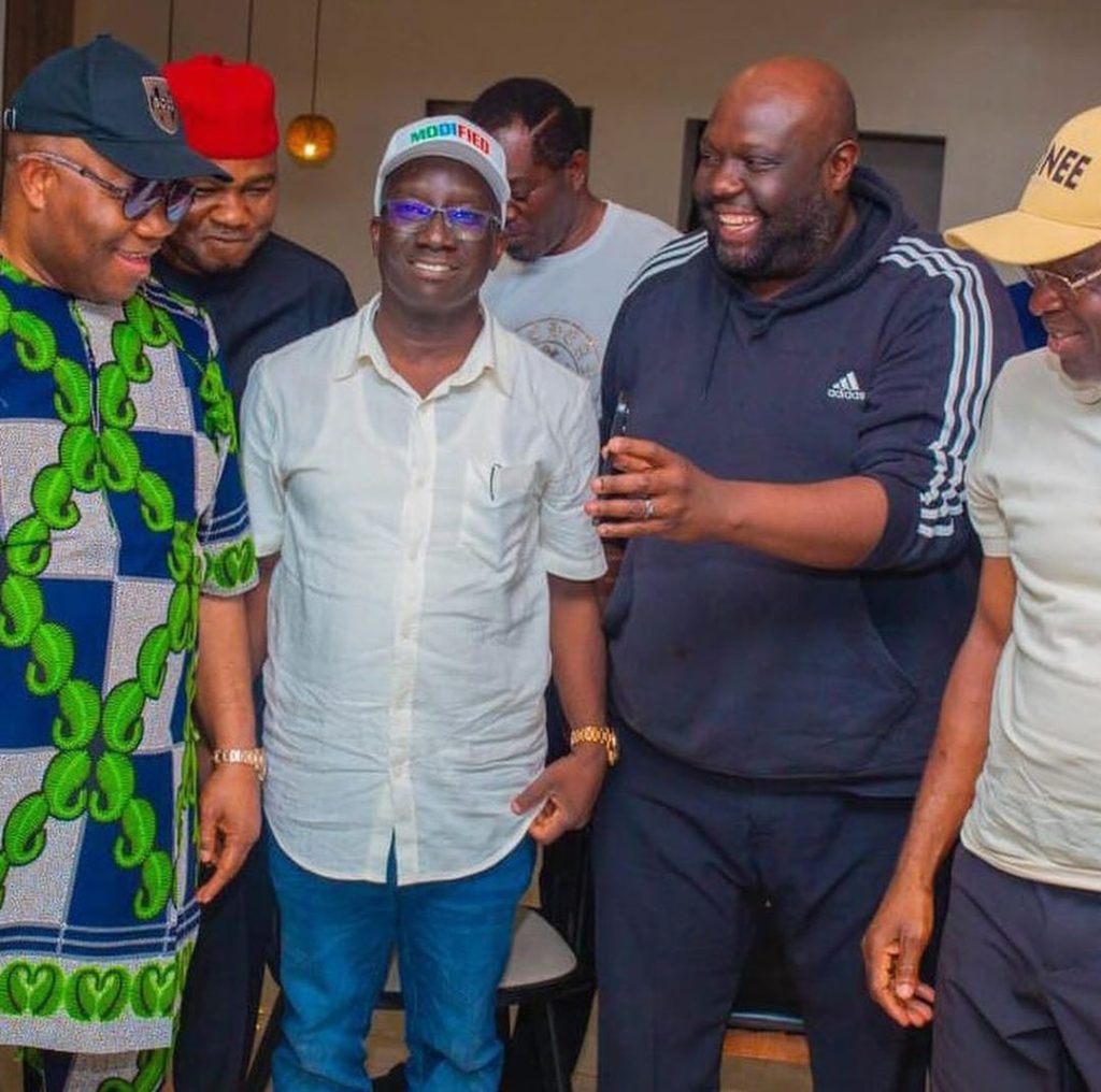 The incoming Governor of Edo State Monday Okpebholo kneeling down to thank the Senate President Godswill Akpabio. 1