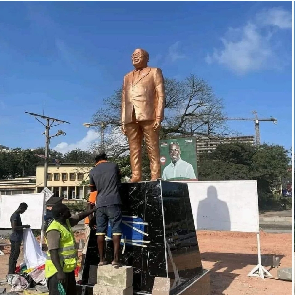 President Akufo-Addo Unveils Statue